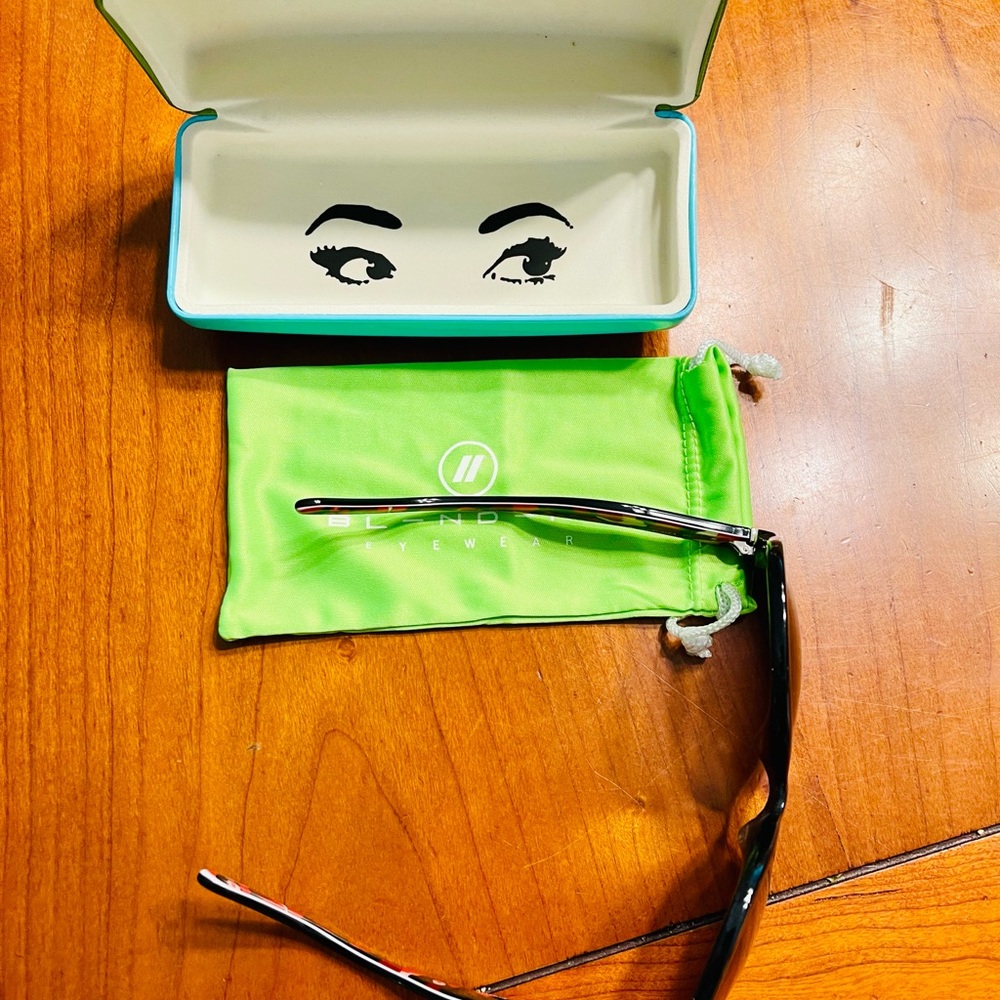Kate Spade Sunglasses - Picture 2 of 8